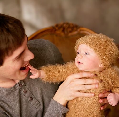Wann Fangen Babys An Laute Von Sich Zu Geben?